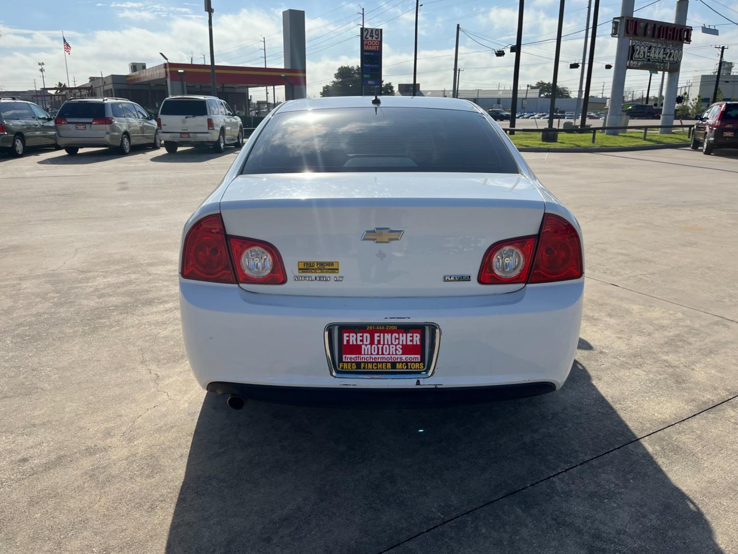 2010 white /black Chevrolet Malibu 2LT (1G1ZD5E09AF) with an 2.4L L4 DOHC 16V engine, 6-Speed Automatic transmission, located at 14700 Tomball Parkway 249, Houston, TX, 77086, (281) 444-2200, 29.928619, -95.504074 - Photo#5